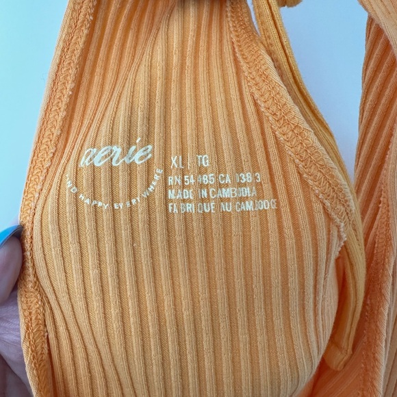 GROGEOUS ORANGE AERIE CROP TOP ☀️🍊 - Picture 3 of 3